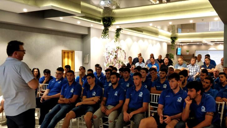 היו"ר צרפתי ושחקני הנבחרות