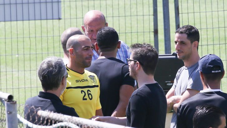 משה חוגג עם טל בן חיים