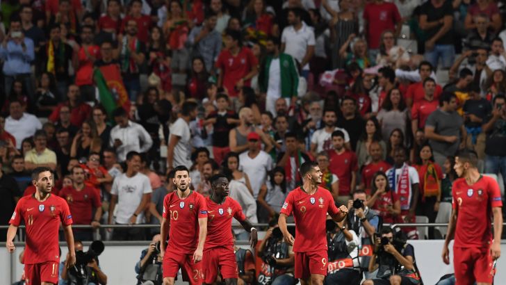 שחקני נבחרת פורטוגל חוגגים