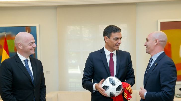 ג'אני אינפנטינו, לואיס רוביאלס, פדרו סאנצ'ס