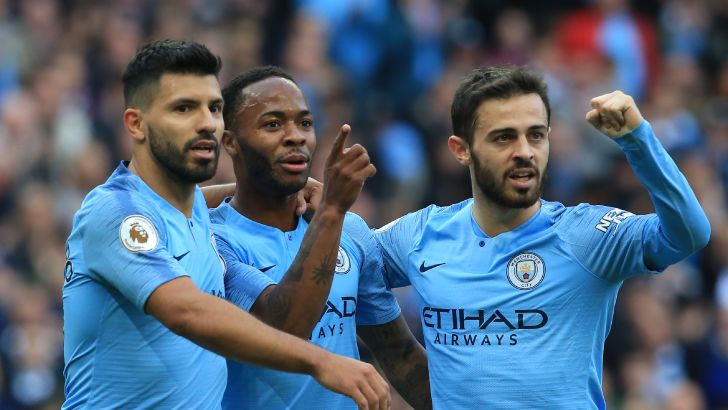 שחקני מנצ'סטר סיטי חוגגים