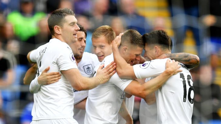 שחקני ברנלי חוגגים