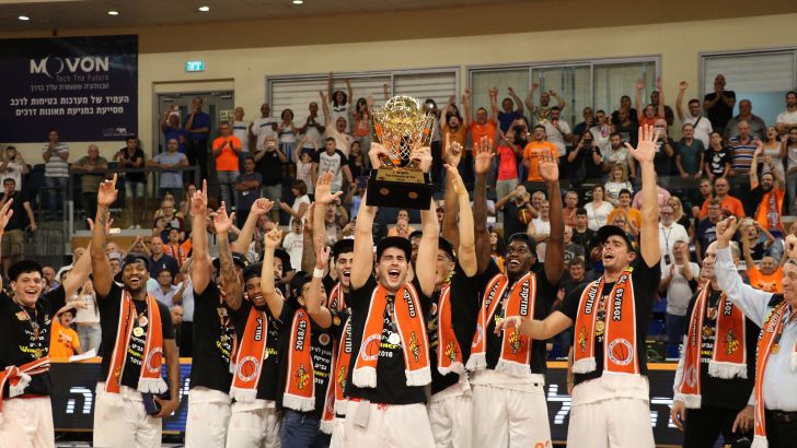 ראשל"צ מחזיקת גביע ווינר