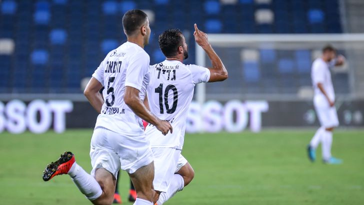 מוחמד גאדיר חוגג עם עלי חטיב