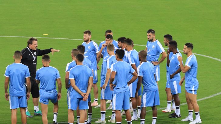 אנדי הרצוג ושחקני נבחרת ישראל