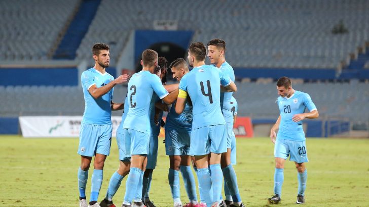 יונתן כהן ושחקני הנבחרת הצעירה של ישראל