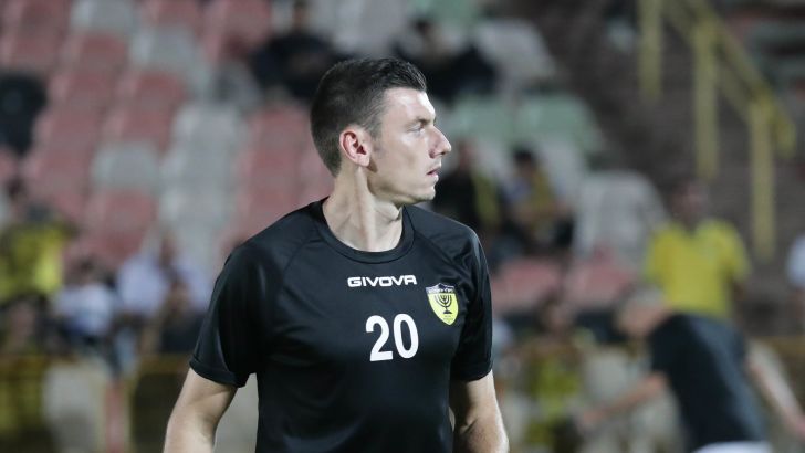 מיקי סירושטיין