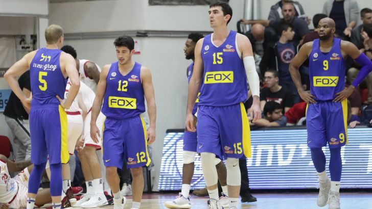 שחקני מכבי תל אביב מאוכזבים