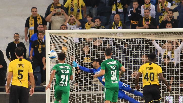 השער של מאור בוזגלו