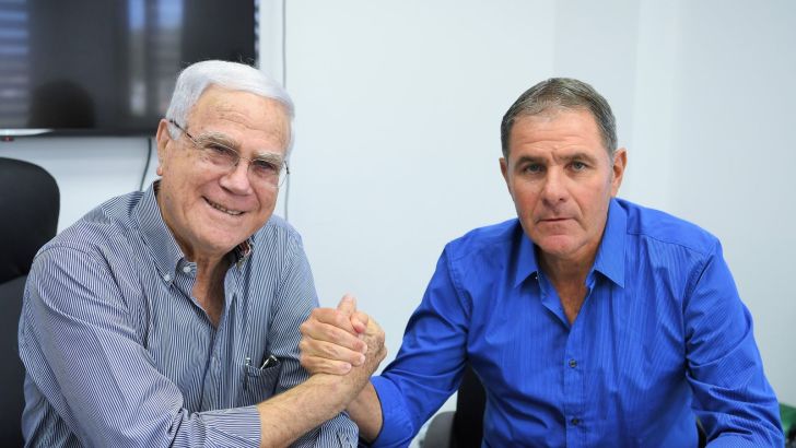 אלי גוטמן, יעקב שחר