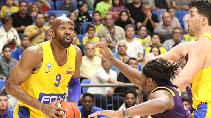 מכבי תל אביב נגד חולון