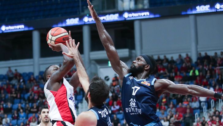 ג'ייקובן בראון עם סולימאן בריימו