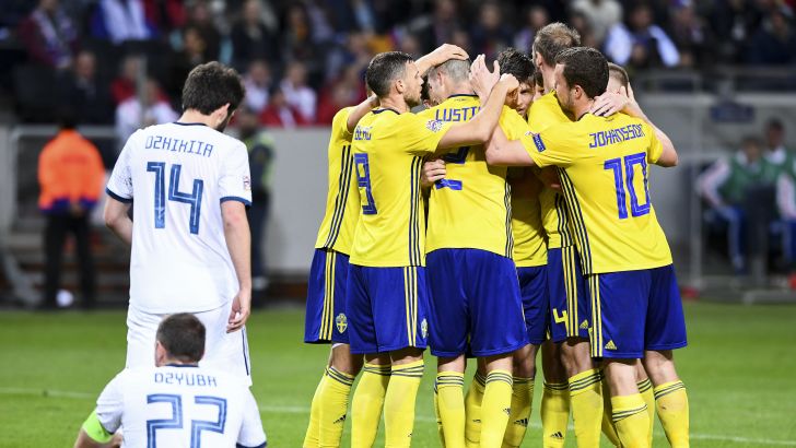 שחקני שבדיה חוגגים