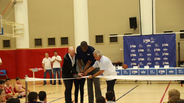 דיקמבה מוטומבו עם סילבן אדמס