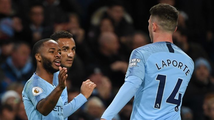 שחקני מנצ'סטר סיטי חוגגים