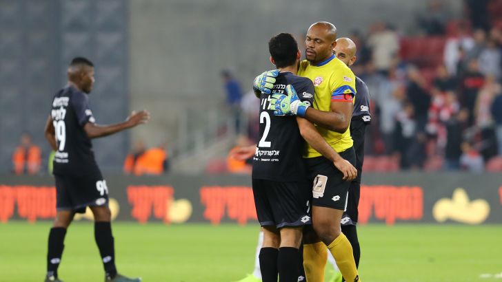 אוסטין אג'ידה עם יונתן לוי