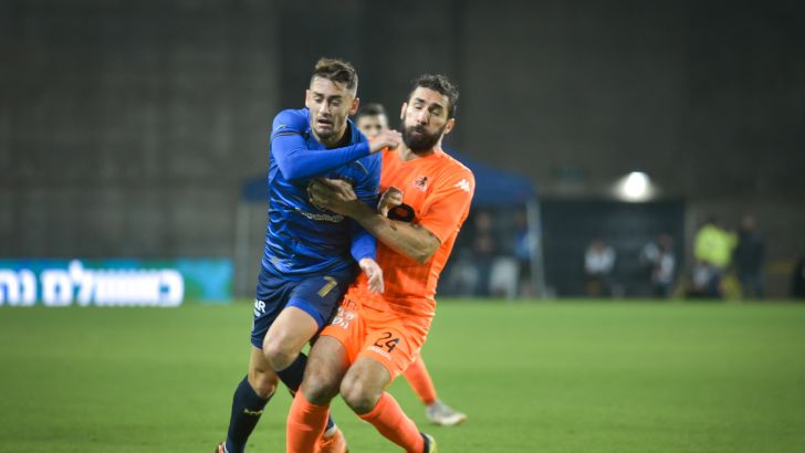 עומר אצילי, קרלוס קוויאר