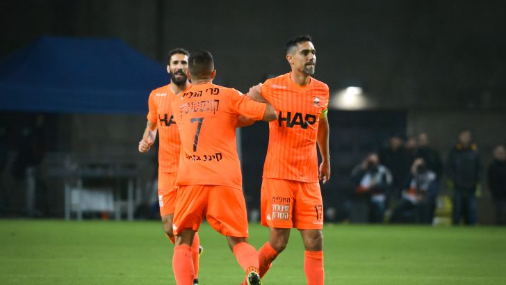 שי קונסטנטין, איציק עזוז