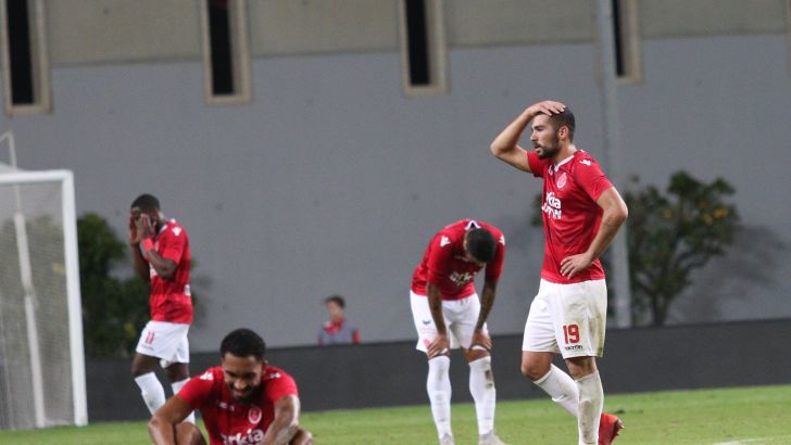 שחקני הפועל תל אביב מאוכזבים