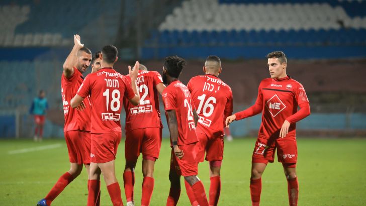 שחקני הפועל רעננה חוגגים