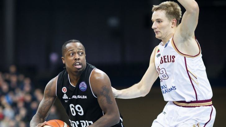 ג'ייקובן בראון