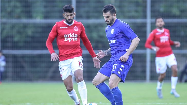 וובה בראון, רועי זיקרי