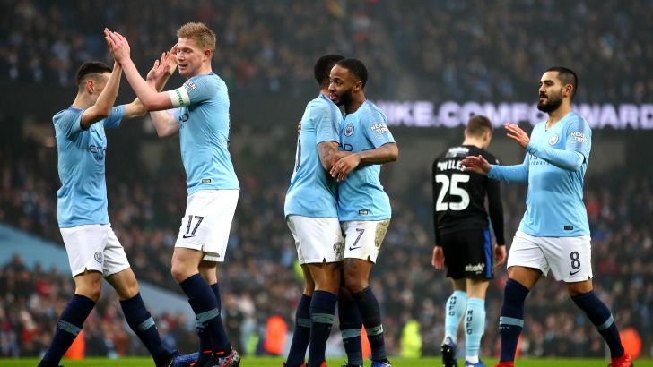 שחקני מנצ'סטר סיטי חוגגים