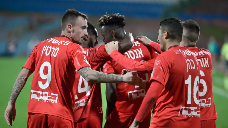 שחקני רעננה חוגגים