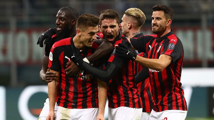 קשישטוף פיונטק חוגג עם שחקני מילאן