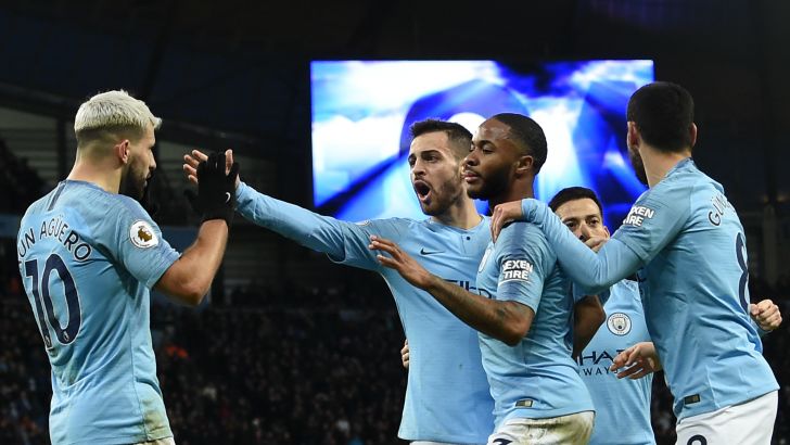 שחקני מנצ'סטר סיטי חוגגים