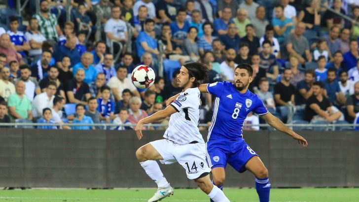 יחמיר היקה, אלמוג כהן