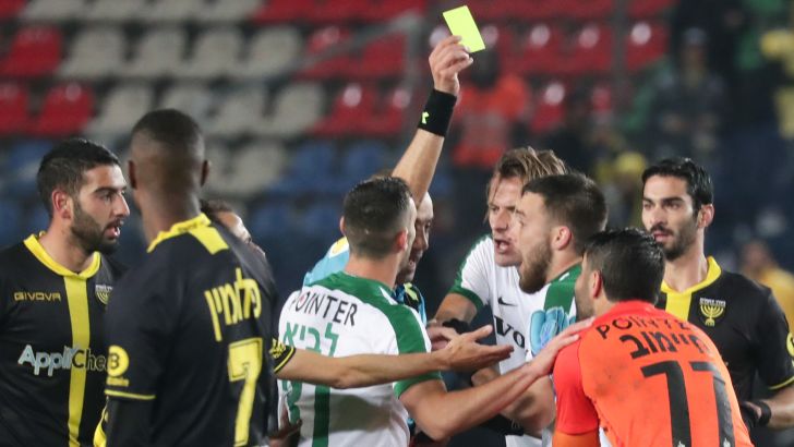 לירן ליאני מרחיק את ג'ורג' מנדז'ק