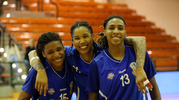 קריסטל ברדפורד, תמרה יאנג ושוונטה זאלוס