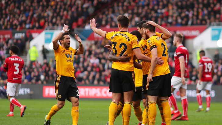 שחקני וולבס חוגגים