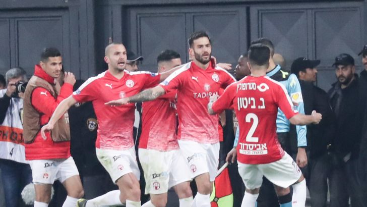 שחקני הפועל באר שבע חוגגים