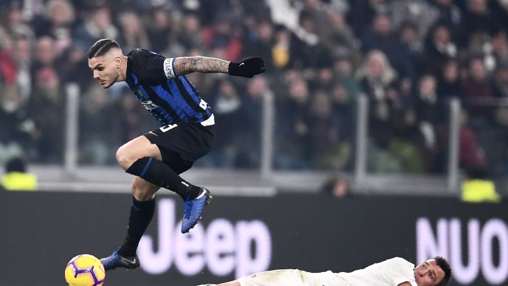 מאורו איקרדי מול מריו מנדז'וקיץ'