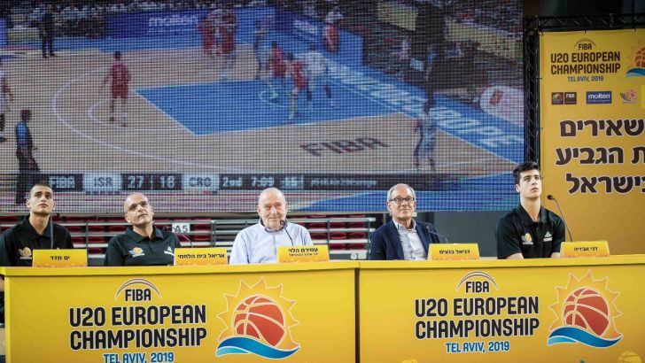 נבחרת העתודה במסיבת עיתונאים