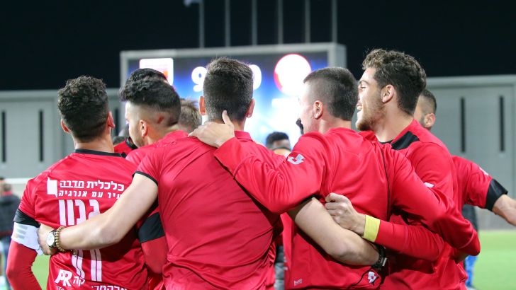 שחקני הפועל חדרה חוגגים