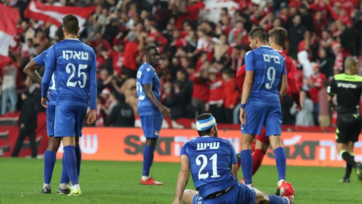 גל שיש ושחקני מכבי פתח תקווה