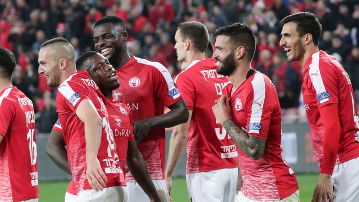 שחקני באר שבע חוגגים