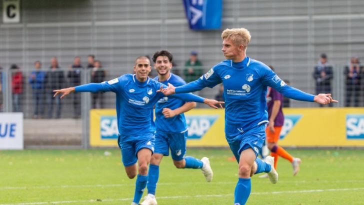 עילי אלמקייס עם שחקני הופנהיים