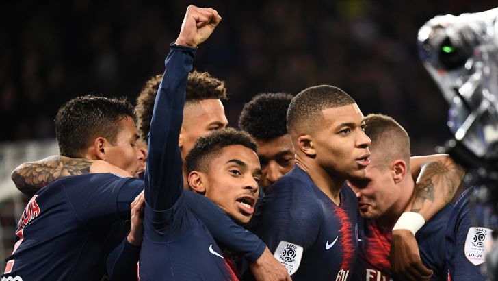 שחקני פריז סן ז'רמן חוגגים