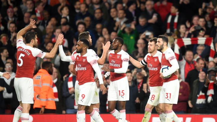 שחקני ארסנל חוגגים