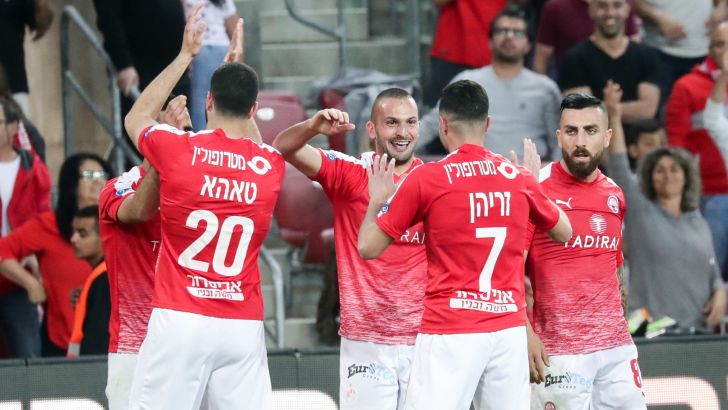 שחקני הפועל באר שבע חוגגים