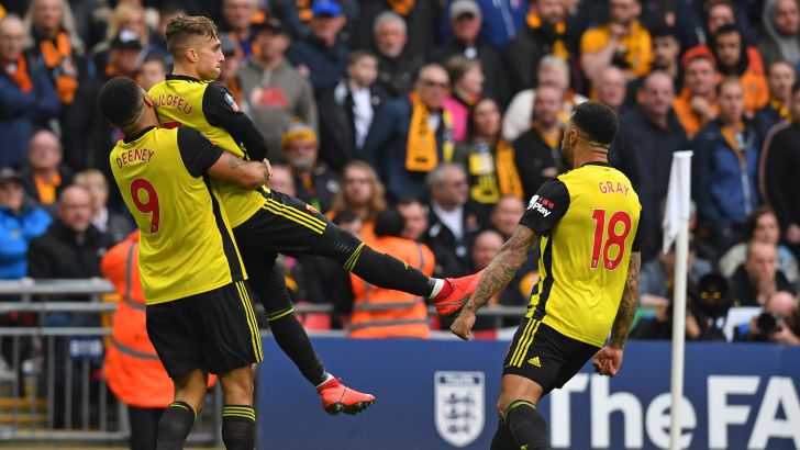 דאולופאו חוגג עם שחקני ווטפורד