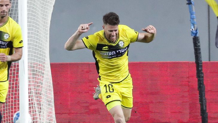 מלמד חוגג את שער השוויון