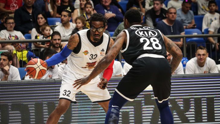 סטודמאייר מול בלאק