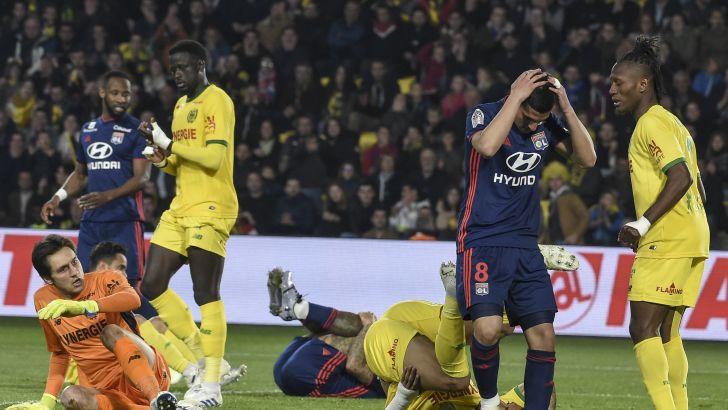 שחקני ליון מאוכזבים