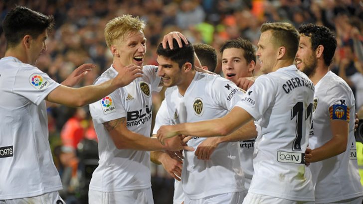 שחקני ולנסיה חוגגים