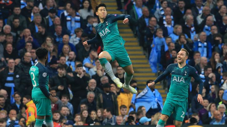 שחקני טוטנהאם חוגגים